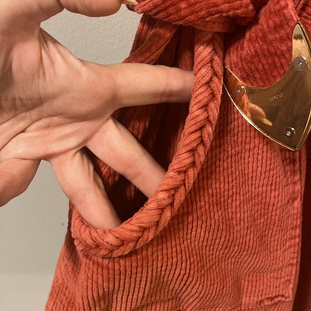 Show me your Mimi corduroy red dress XL with gold buckle detail - Picture 7 of 10